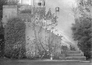 Alanson, Bertram, Mr., residence, between 1927 and 1942. Creator: Arnold Genthe.