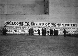 Woman Suffrage Sign: Welcome To Envoys of Women Voters, 1915. Creator: Harris & Ewing.