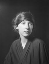 O'Malley, Ruth Power, portrait photograph, between 1922 and 1927. Creator: Arnold Genthe.