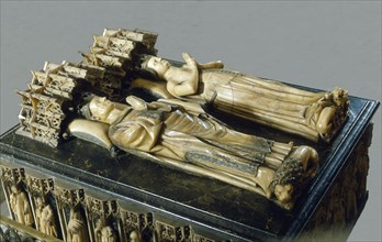 Alabaster tomb of Carlos III the Noble (1387 - 1425) and his wife Leonor, 1416. Creator: Lome, Juan de.