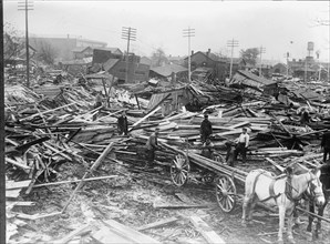 Flood Scenes, Dayton, Ohio, 1913. Creator: Harris & Ewing.