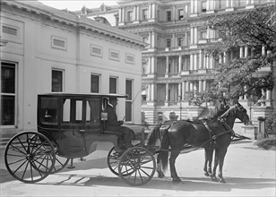 Carriage of David Franklin Houston, Secretary of Agriculture, 1914. Creator: Harris & Ewing.
