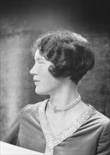 Deppeler, Constance, Miss, portrait photograph, 1924 or 1925. Creator: Arnold Genthe.