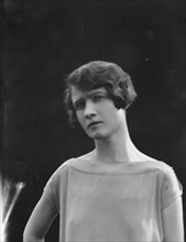 Dunning, Mr., daughter of, portrait photograph, 1925 July 9. Creator: Arnold Genthe.