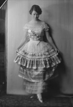 Allen, Jean, Miss, portrait photograph, ca. 1914. Creator: Arnold Genthe.