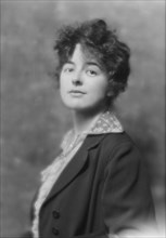 Allen, May, Miss, portrait photograph, 1915 Sept. 25. Creator: Arnold Genthe.