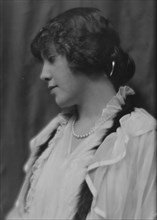 Alt, N., Miss (Adele), portrait photograph, 1913. Creator: Arnold Genthe.