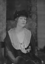 Astor, John J., Mrs. (Ava Willing), portrait photograph, 1916 Feb. 8. Creator: Arnold Genthe.