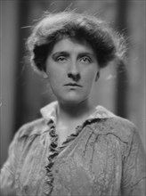 Bailey, Miss, portrait photograph, 1915 Feb. 17. Creator: Arnold Genthe.