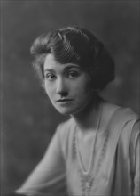 Bainter, Fay, Miss, portrait photograph, 1916. Creator: Arnold Genthe.