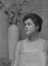 Beecher, Janet, Miss, portrait photograph, 1915 Mar. 1. Creator: Arnold Genthe.