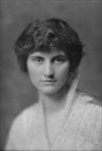 Black, Mareta, Miss, portrait photograph, 1914 Apr. 16. Creator: Arnold Genthe.