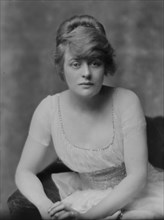 Boland, Mary, Miss, portrait photograph, 1914 June 5. Creator: Arnold Genthe.