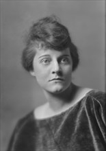 Bruback, Jessie, Miss, portrait photograph, 1914 Apr. 16. Creator: Arnold Genthe.