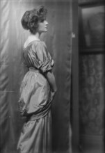Bruguie`re, Peder, 2nd, Mrs., portrait photograph, 1912 Apr. 11. Creator: Arnold Genthe.
