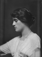 Bull, Miss, portrait photograph, 1913. Creator: Arnold Genthe.