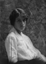 Bull, Miss, portrait photograph, 1913. Creator: Arnold Genthe.