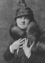 Chapin, W.W., Mrs., portrait photograph, 1916 Jan. 29. Creator: Arnold Genthe.