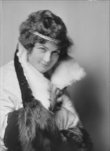 Chapman, M.D., Mrs., portrait photograph, 1915. Creator: Arnold Genthe.