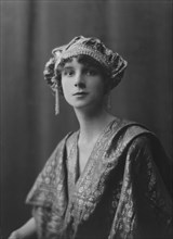 Charles, Lillian, Miss, portrait photograph, 1916. Creator: Arnold Genthe.