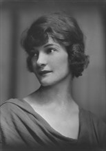 Chase, Arline, Mme., portrait photograph, 1917 Sept. 17. Creator: Arnold Genthe.