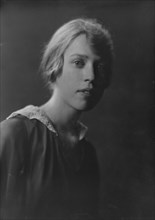 Claflin, M.S., Miss, portrait photograph, 1917 Aug. 8. Creator: Arnold Genthe.