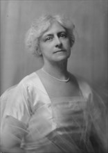 Clemons, Miss, portrait photograph, 1917 June 21. Creator: Arnold Genthe.