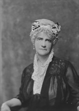 Cornwell, Charles, Mrs., portrait photograph, 1917 June 14. Creator: Arnold Genthe.
