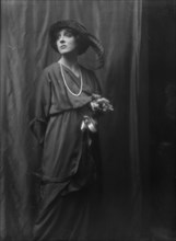 Cowl, Jane, Miss, portrait photograph, between 1912 and 1914. Creator: Arnold Genthe.