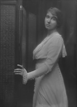 Dallett, Frances Abbey, portrait photograph, 1912 or 1913. Creator: Arnold Genthe.
