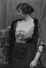Damrosch, Alice, Miss, portrait photograph, 1913 Dec. 18. Creator: Arnold Genthe.