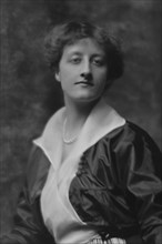 Deering, Marion, Miss, portrait photograph, 1914 Apr. 12. Creator: Arnold Genthe.