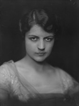 DeMesa, Mrs., portrait photograph, 1915. Creator: Arnold Genthe.