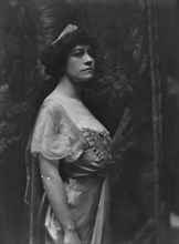 Deyo, Ruth, Miss, portrait photograph, 1913. Creator: Arnold Genthe.