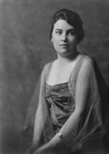 Dodge, A.H., Mrs., portrait photograph, 1917 Oct. 2. Creator: Arnold Genthe.