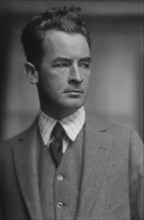 Flagg, Montgomery, Mr., portrait photograph, 1915 Sept. 28. Creator: Arnold Genthe.
