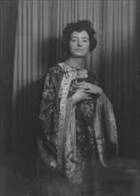 Fletcher, C.B., Mrs., portrait photograph, 1916 Apr. 17. Creator: Arnold Genthe.