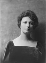 French, M.S., Mrs., portrait photograph, 1917 Oct. 3. Creator: Arnold Genthe.