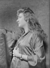Gibson, Jean, Miss, portrait photograph, 1916 Mar. Creator: Arnold Genthe.