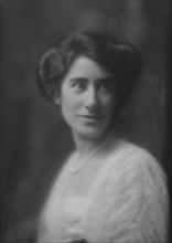Goodhart, Helen, portrait photograph, 1912 Nov. 27. Creator: Arnold Genthe.