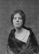 Gould, Jay, Mrs., portrait photograph, 1916 June 15. Creator: Arnold Genthe.