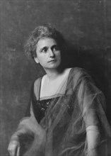 Hagemeyer, F., Mrs., portrait photograph, 1916 Mar. 15. Creator: Arnold Genthe.