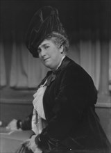 Hamilton, E.H., Mrs., portrait photograph, 1913 or 1914. Creator: Arnold Genthe.