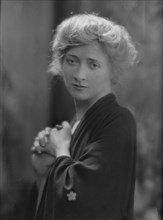 Hammond, Virginia, Miss, portrait photograph, 1915 Mar. 3. Creator: Arnold Genthe.