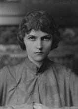 Hawley, Miss, portrait photograph, ca. 1915. Creator: Arnold Genthe.