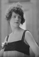 Huyler, Miss, portrait photograph, 1915 May 4. Creator: Arnold Genthe.