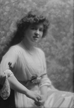 Ingalls, Gladys, Miss, portrait photograph, 1912 May 15. Creator: Arnold Genthe.