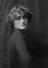 Johns, Miss, portrait photograph, 1913. Creator: Arnold Genthe.