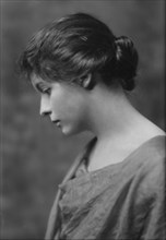 Johnson, Ethelyn, portrait photograph, 1914 Apr. 16. Creator: Arnold Genthe.