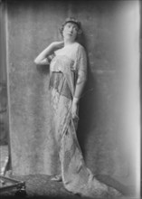 Johnson, Owen, Mrs., portrait photograph, 1914 May 19. Creator: Arnold Genthe.